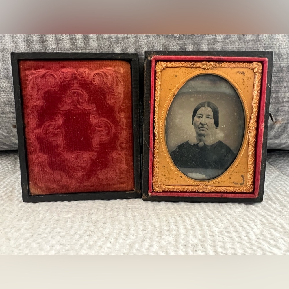 Antique Photo Lady Tintype Civil War Era 1800's - Needs TLC (C)